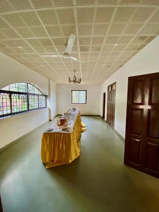 Side room