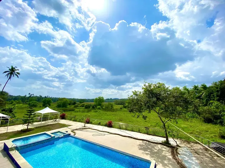 The pool and the Chandor countryside